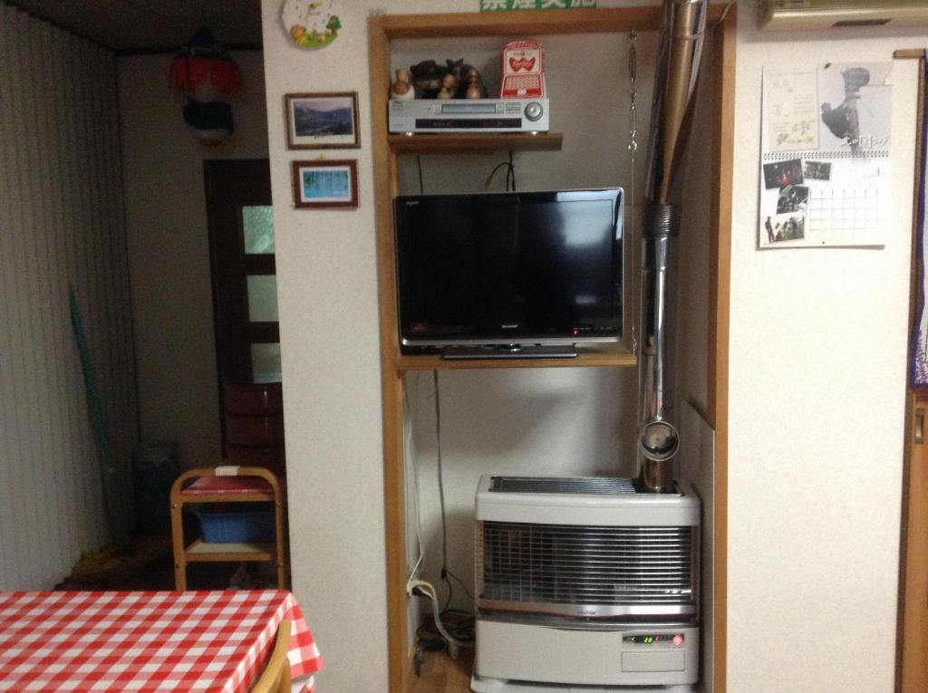 Minshuku Akiba Hotel Furano Bagian luar foto